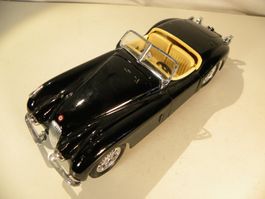 Modellauto Bburago Jaguar XK 120 schwarz Cabrio 1948 1/24