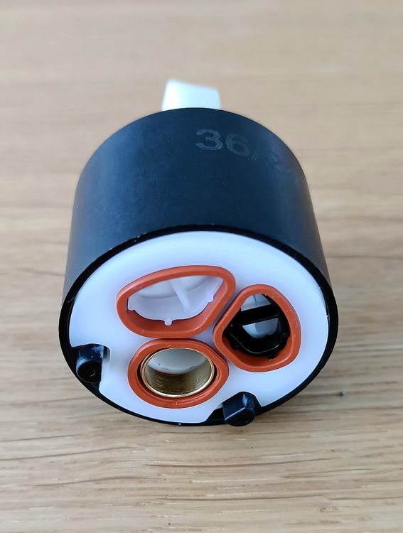 D270 Schwarze Kunststoff-Drehknöpfe – 6 Mm D-Welle Für Mischer & Volume-Regler