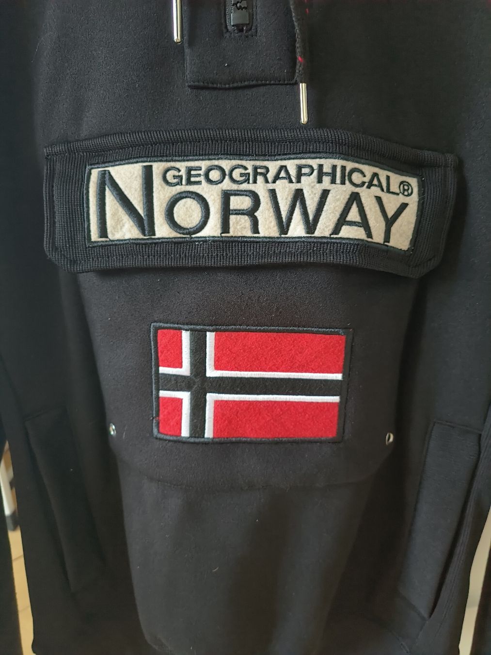 Maglioni & Felpe: Pullover Geographical Norway schwarz Grösse M neuwertig – Nuovo (secondo la descrizione) da Biel/Bienne venduto da M.D.C 1