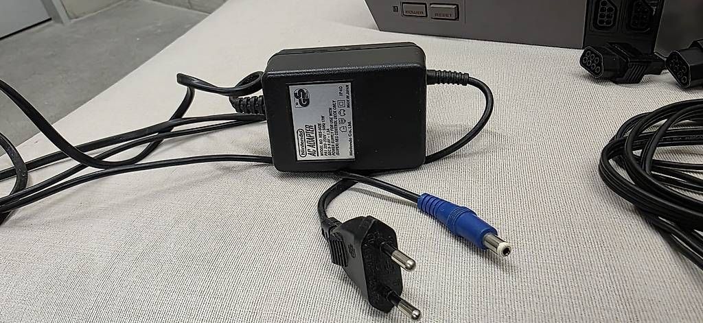 Console: Nintendo NES mit 3 Spielen & 2 Controllern – Usato da Villmergen venduto da mos_svv7 4