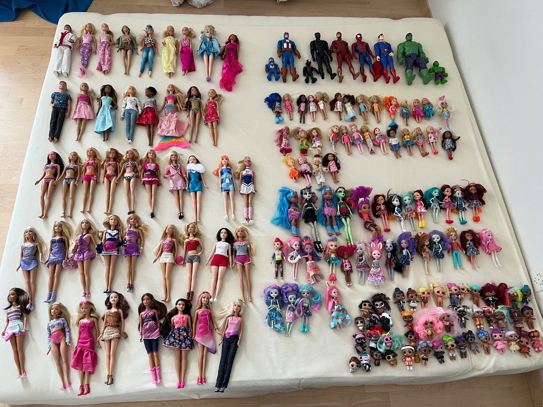 Poupées: Barbie, Monsterhigh und Co – D'occasion à Steinhausen par gendai