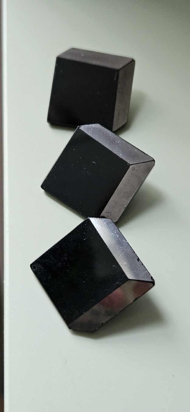 Bottoni: 3 boutons anciens  2,5cm – Usato da Carouge GE venduto da Lea000