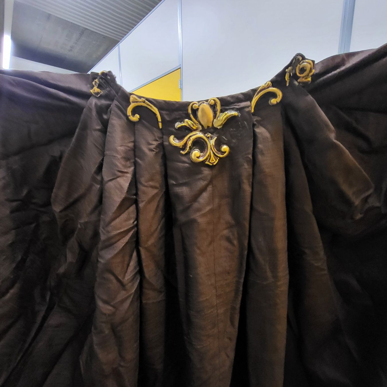 Costumi: Barockopernkostüm braun – Usato da meisterschwanden venduto da ursm03 2
