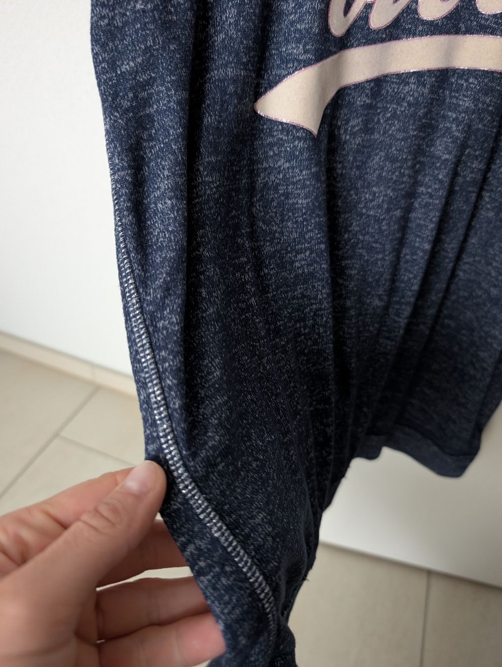 Camicette, T-shirt & Top: Sommerliches Kapuzenshirt  – Usato da Ganterschwil venduto da Nike18 2