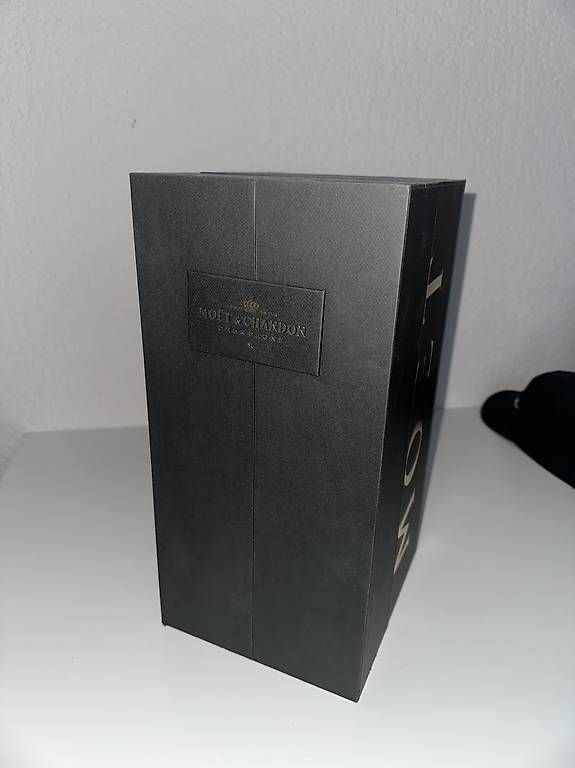 Altro per la casa: Moët Chandon box – Usato da Hitzkirch venduto da Oli.Fashion