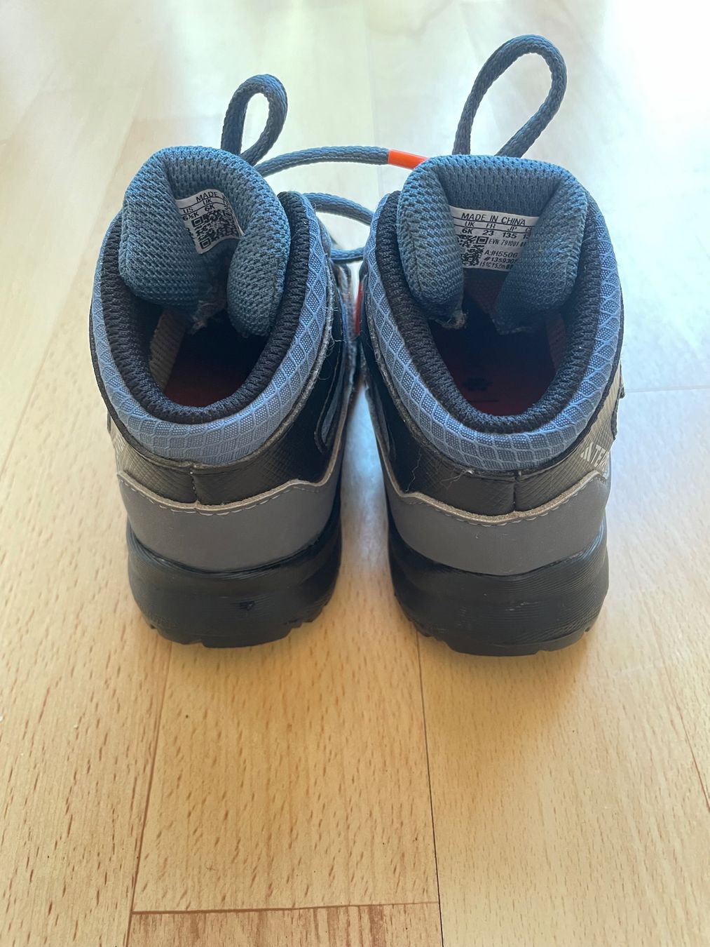 Adidas Scarpe per ragazzi: Adidas Terrex Wanderschuhe Gr. 23 – Usato da Winterthur venduto da Serainowitsch 2