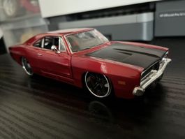 Dodge Charger R/T.    1:24