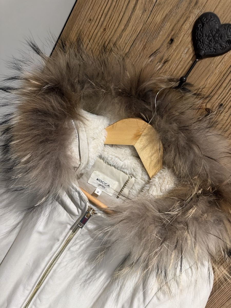 Cappotti: Veste KOCCA, taille S, avec fourrure  – Nuovo (secondo la descrizione) da Crans-Montana venduto da cut_b2qt 2