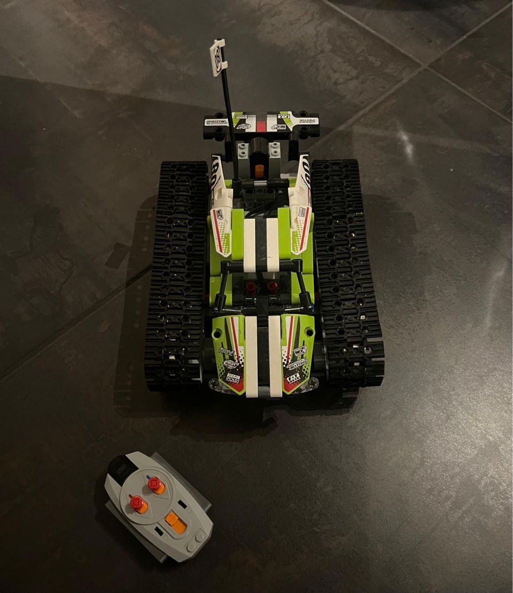 Lego Spielzeuge: LEGO Ferngesteuerter Tracked Racer – Gebraucht aus Sigriswil von Krugle83 1