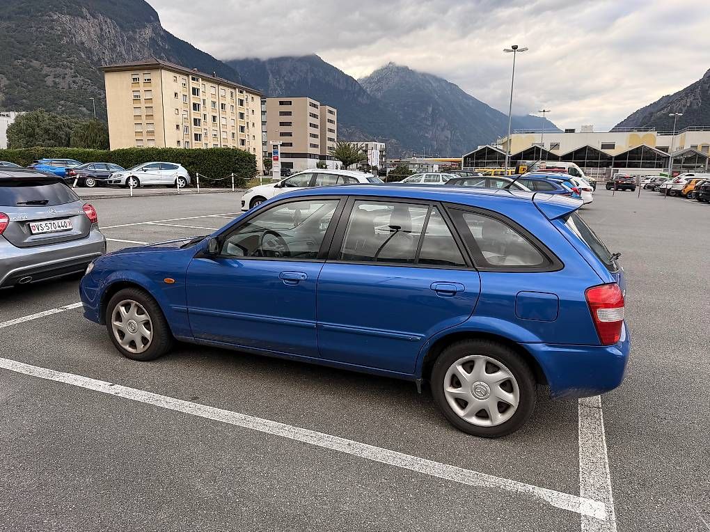 Automobili: Mazda 323F - expertisée le 24.09.2026 – Usato da Martigny venduto da bet_5nyz 2