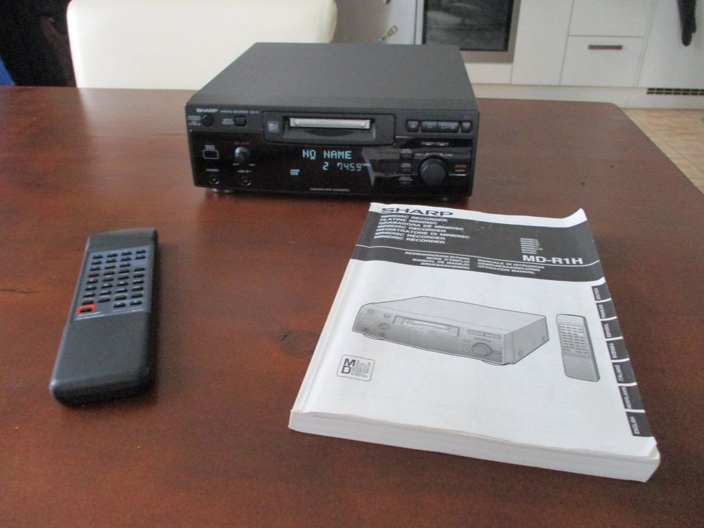 Sharp MD-R1 MiniDisc Recorder im Midiformat (Gebraucht) in Liestal für ...