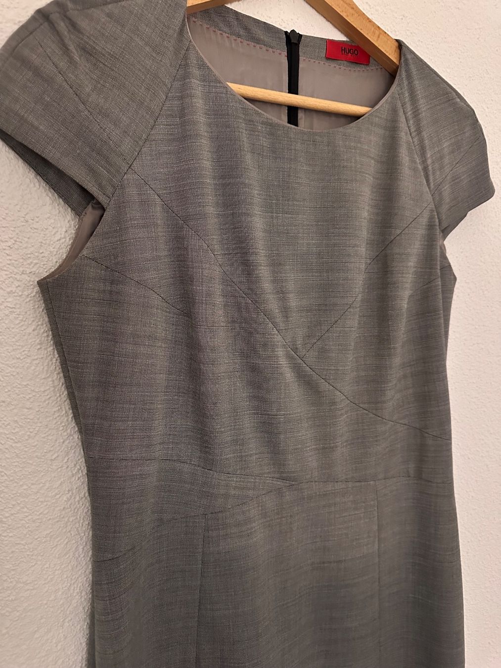 Hugo Boss Vestiti: Business Kleid Hugo Boss Grösse 36 – Usato da Tuggen venduto da wollistar 1