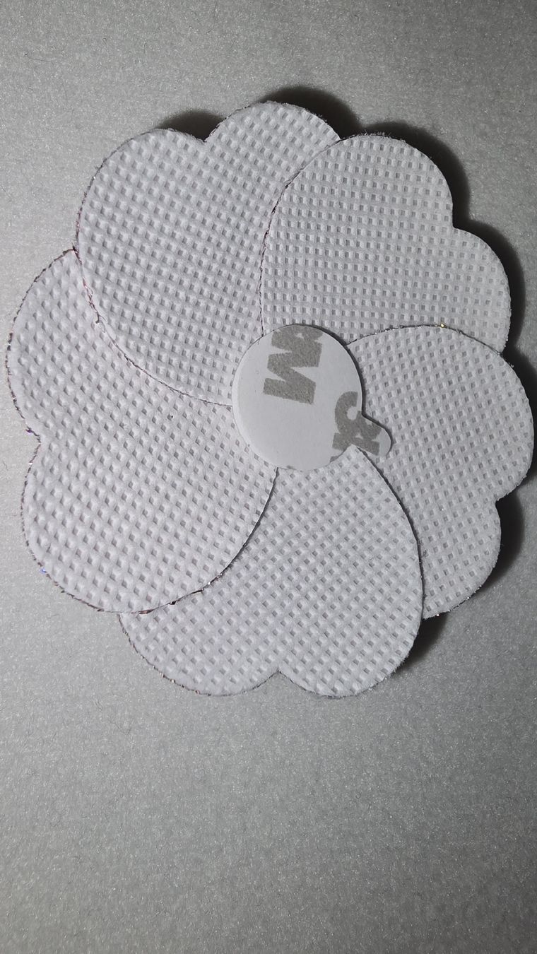 Chanel Spille & Fermagli: Chanel Camelia Blume, silber-lila, neu – Nuovo (secondo la descrizione) da wallisellen venduto da funkelsternchen5 2