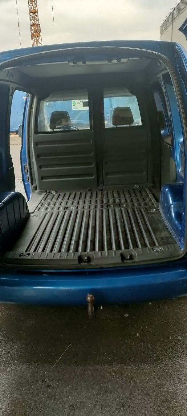 VW Véhicules utilitaires: VW Caddy DSG TDI – D'occasion à Waldenburg par Moodoo 1