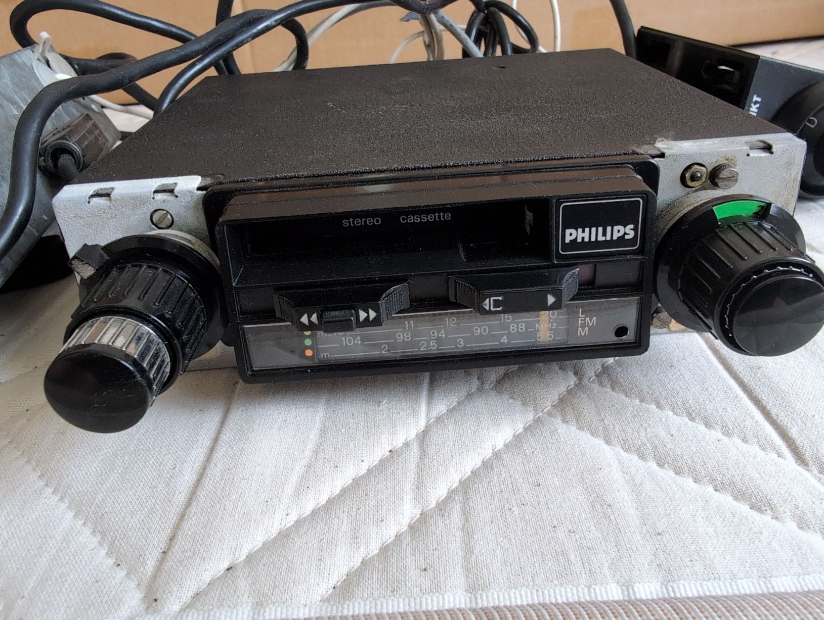 Philips Radio: Autoradio Philips mit Kassettendeck ab Fr. 1.-- – Difettoso da Aeugst am Albis venduto da Andyw