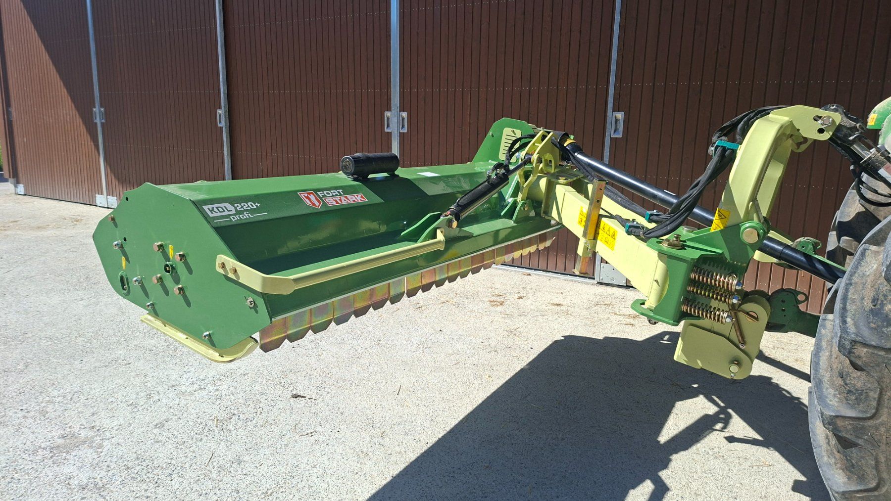 Toutes les machines: Mulcher mit Ausleger 2.2m – Neuf avec emballage d'origine à Winterberg ZH par Severin042 2
