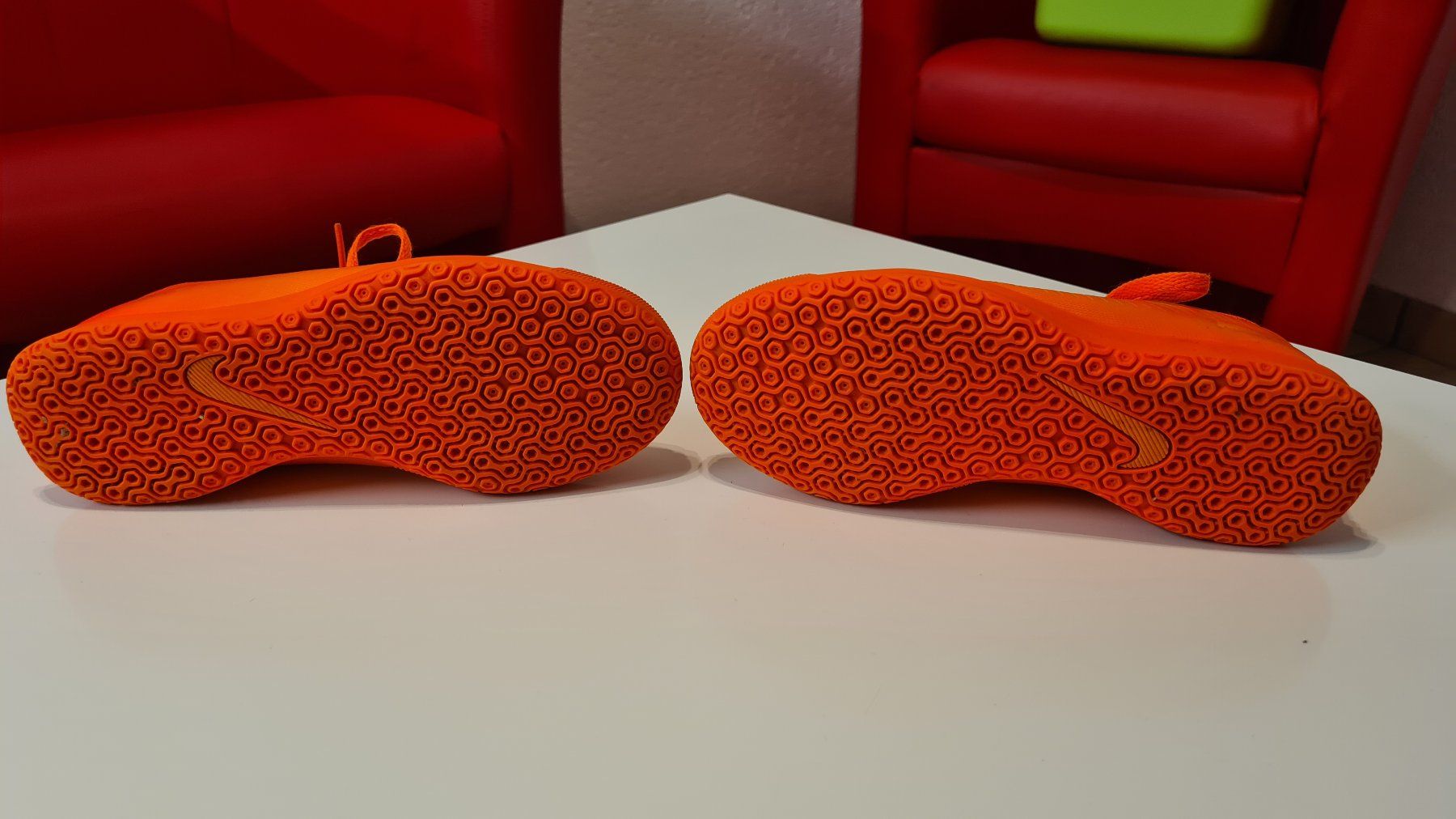 Nike Scarpe per ragazzi: Nike Schuhe Gr.32 – Usato da Obergösgen venduto da schesom 2