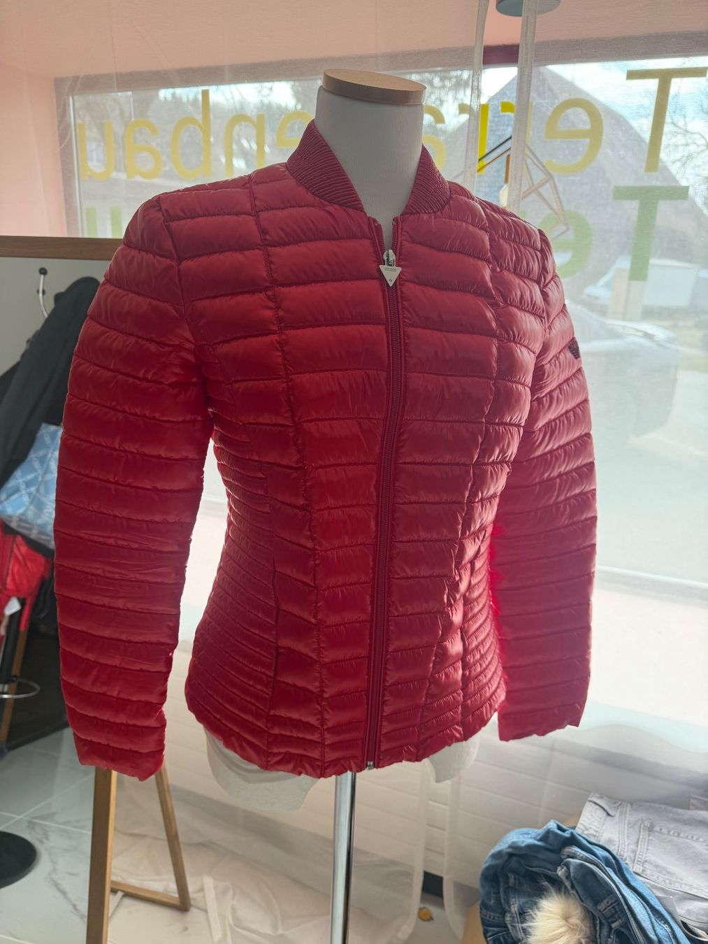 Guess Giacche: GUESS ROTE STEPPJACKE GR M NEUWERTIG – Nuovo (secondo la descrizione) da Arch venduto da ellaisa84 5