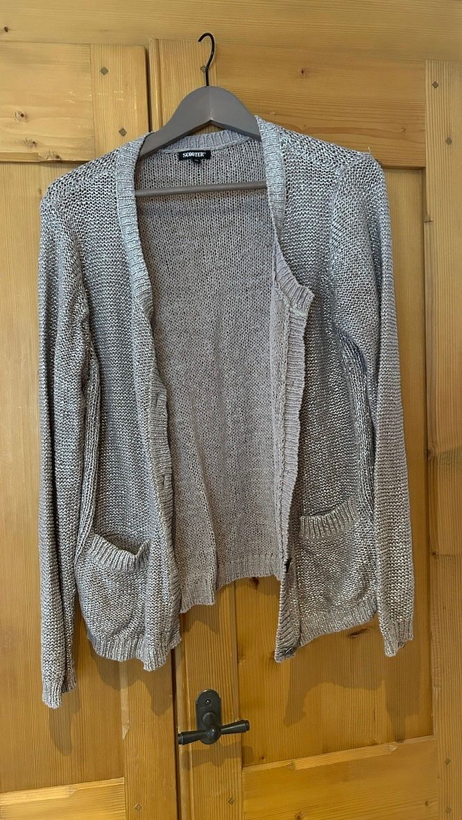 Jacken: SCOOTER, Strickjacke, NEU, Grösse XL – Neu (gemäss Beschreibung) aus Le Châble / VS von Ursaban