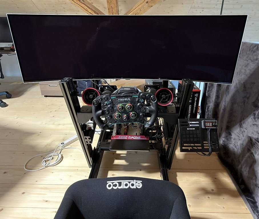 Moza Racing Controller: MOZA R16 Sim Rig mit OLED G9 & Simagic P2000 – Gebraucht aus Rossrüti von Kandalf
