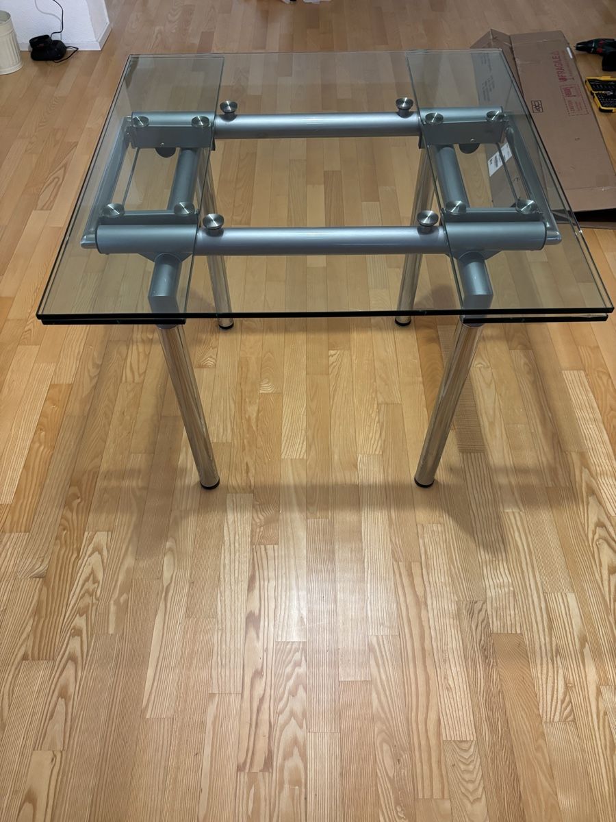 Tavoli: Extendable glass table – Usato da Zürich venduto da Allegra14 2