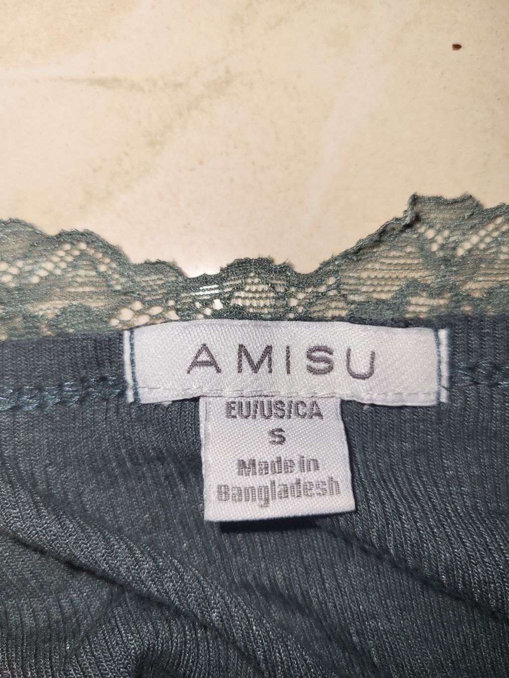 Tops: Grünes Top mit Spitze – Gebraucht aus Wünnewil von l._aetitia 2