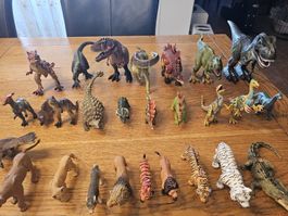 Spielzeug Dinosaurier und Tiere 