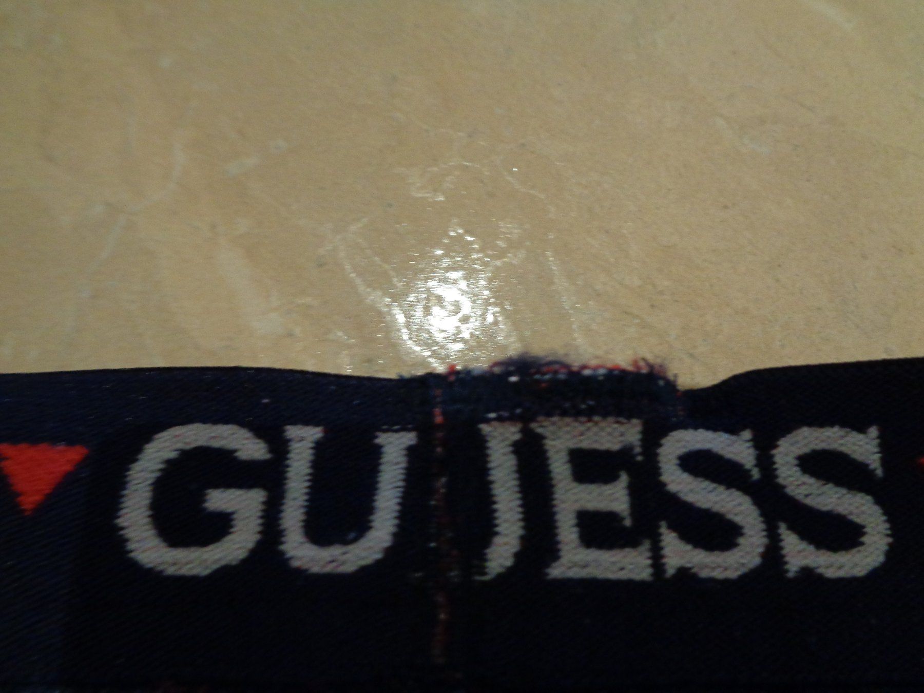 Guess Pantalons: Guess NWT Jeans, 2J 92 – D'occasion à Klingnau par Markus14 2