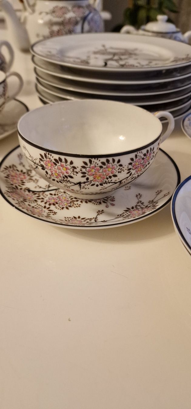 Teekannen: Service à Thé avec assiettes à dessert – Gebraucht aus Genève von Petit-Ange 1