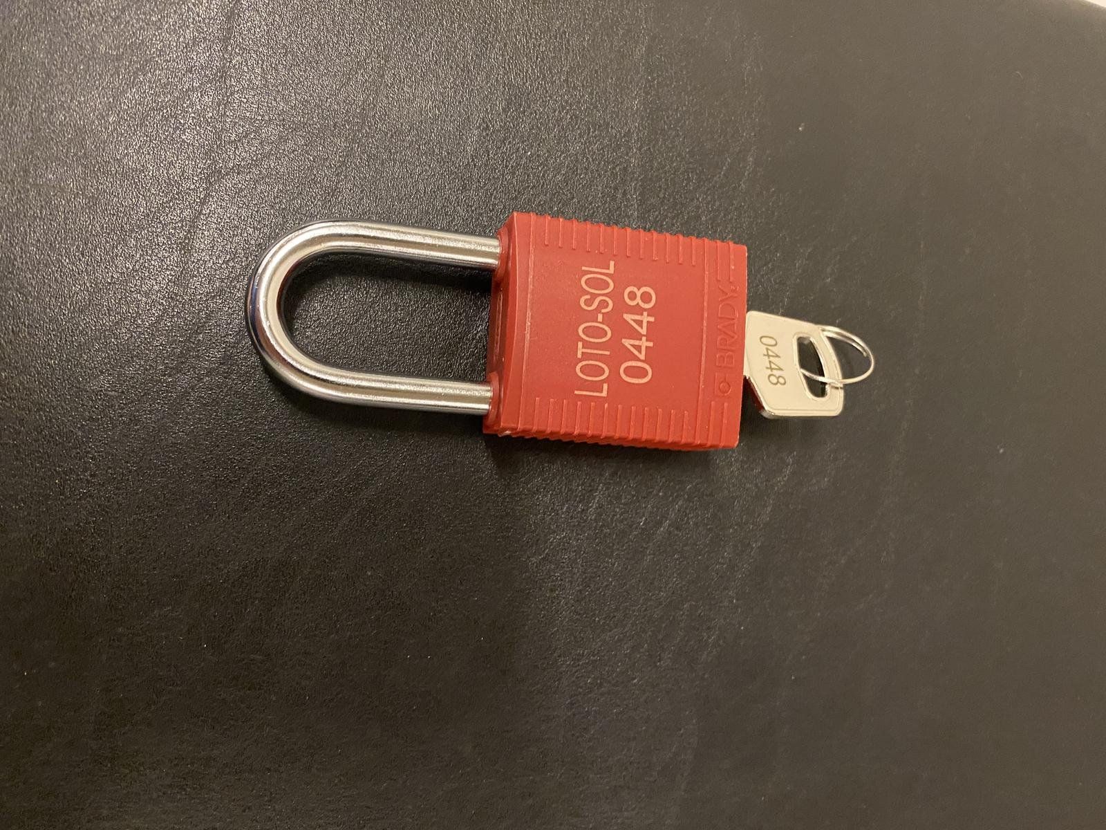 Schlösser: BRADY Vorhängeschloss mit Schlüssel SafeKey Lockout – Neu (gemäss Beschreibung) aus luterbach von boxster4 3