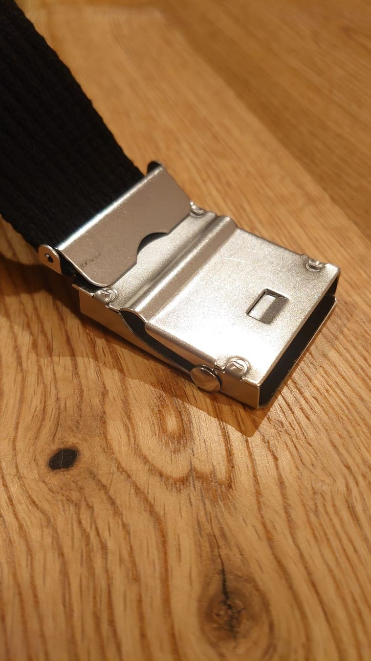Cinture: Schwarzer Bandgürtel mit Metallschnalle – Nuovo (secondo la descrizione) da Toffen venduto da daenuu 2