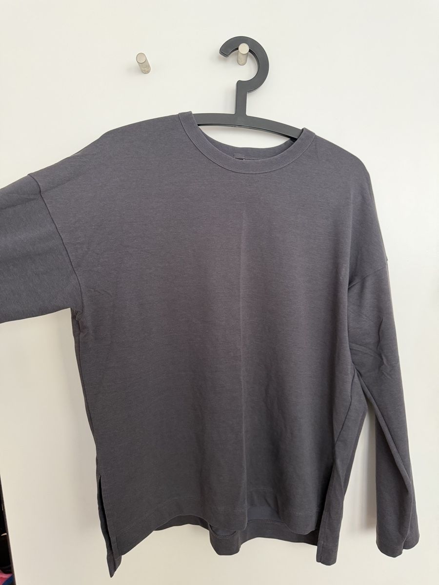 Uniqlo Camicette: Uniqlo Grey Oversized Longsleeve, Size L – Usato da Zürich venduto da jus_sw7l 1
