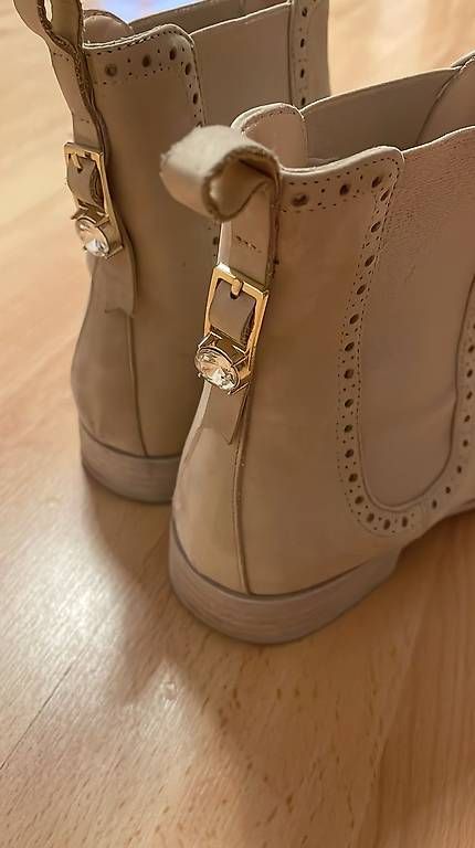 Scarpe da donna: Stieffeletten Petini Gr. 38 – Usato da Wynau venduto da BilbonSacquet 2