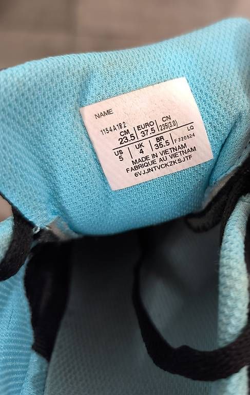 Scarpe da donna: Asics Turnschuhe Damen - Größe 37.5 – Usato da Pully venduto da vir_58dk 4
