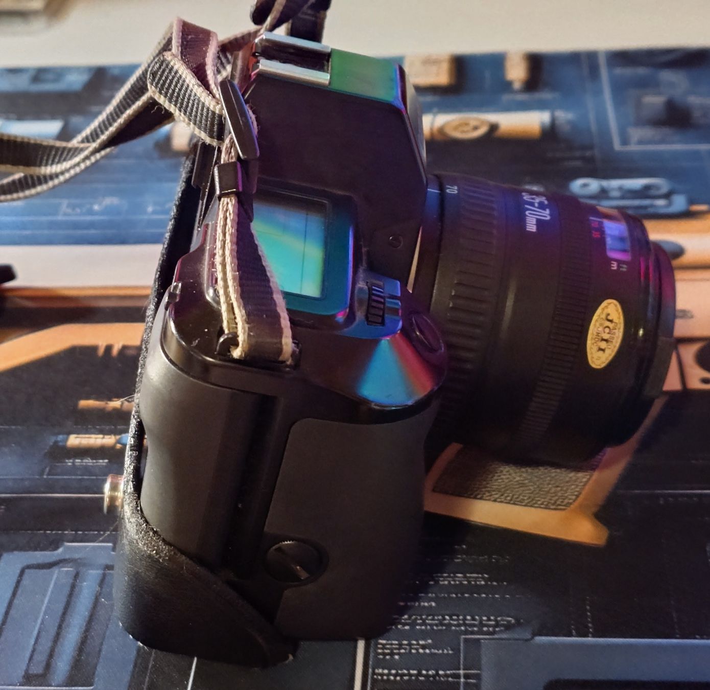 Canon Kamera: Canon EOS 650 Spiegelreflexkamera mit Objektiv und Blitz – Defekt aus Ennetmoos von Faders 4