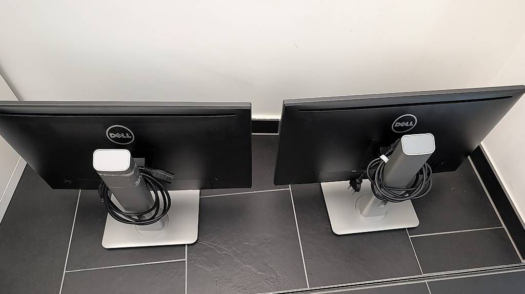 Monitor: 2x Dell UltraSharp U2415 Monitore – Usato da Lupsingen venduto da spam11 4