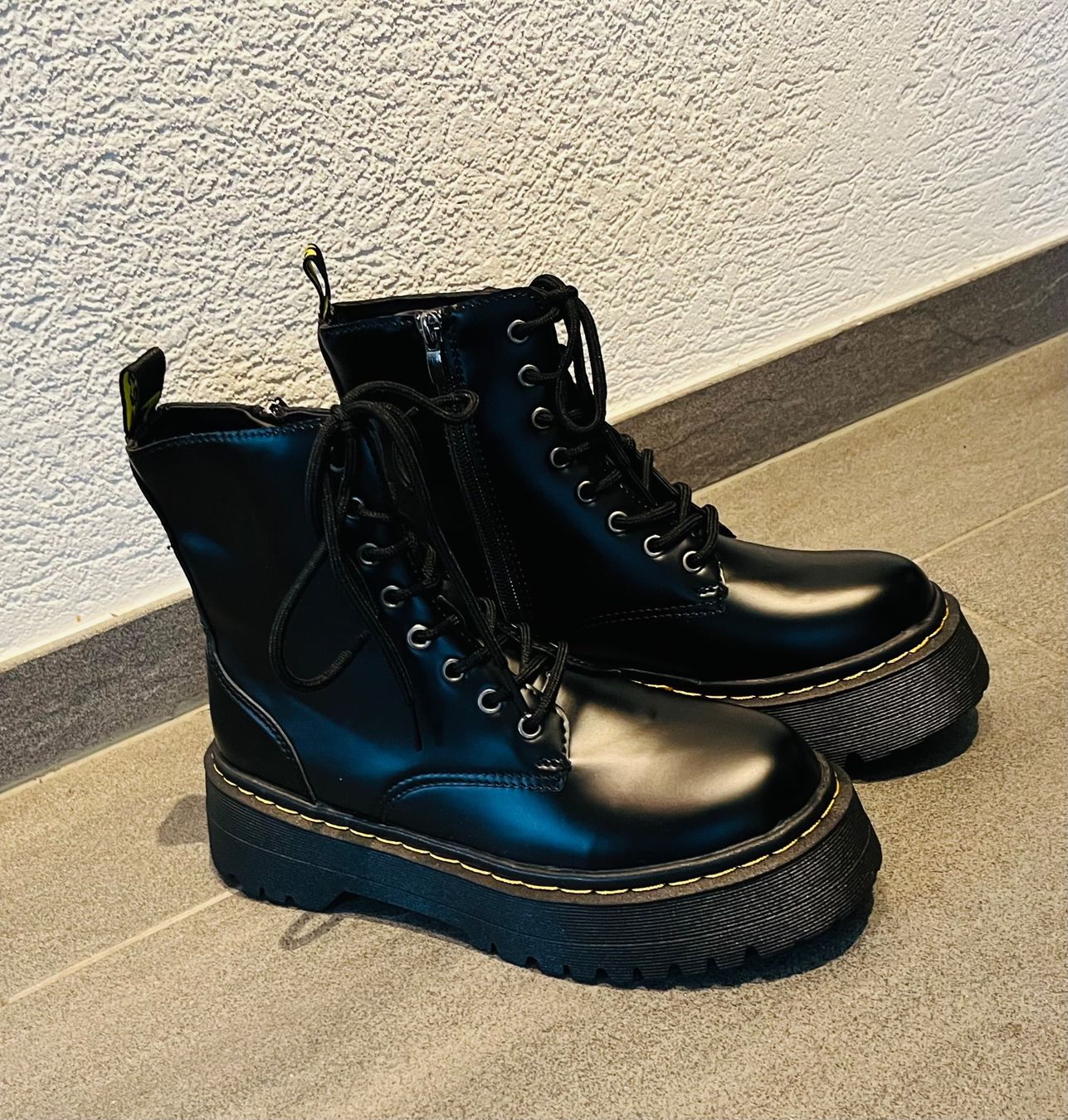 Scarpe da donna: Boots Damen – Nuovo (secondo la descrizione) da Hölstein venduto da Juvia