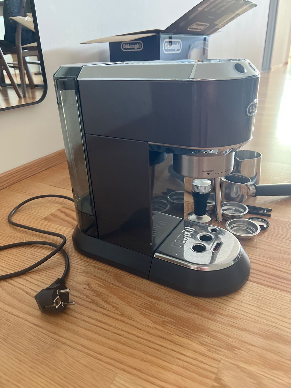 De'Longhi Kaffeemaschinen & Espressomaschinen: DeLonghi Dedica Arte – Neu (gemäss Beschreibung) aus Windisch von ana_mz9f 1