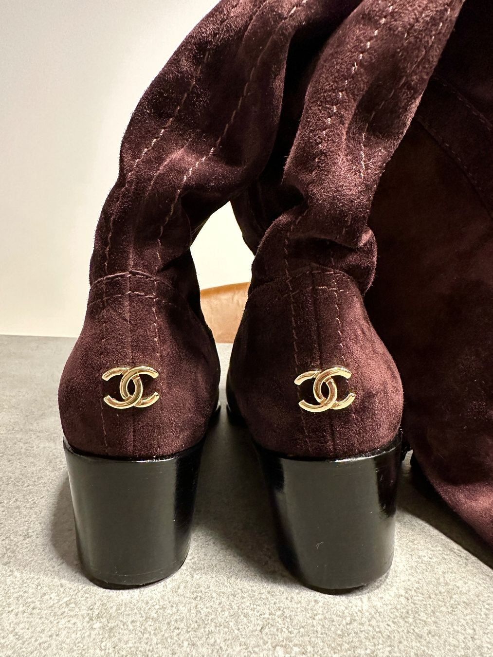 Chanel Scarpe da donna: Authentiques Bottes CHANEL 37.5 comme neuves – Nuovo (secondo la descrizione) da Carouge GE venduto da loveluxury 1