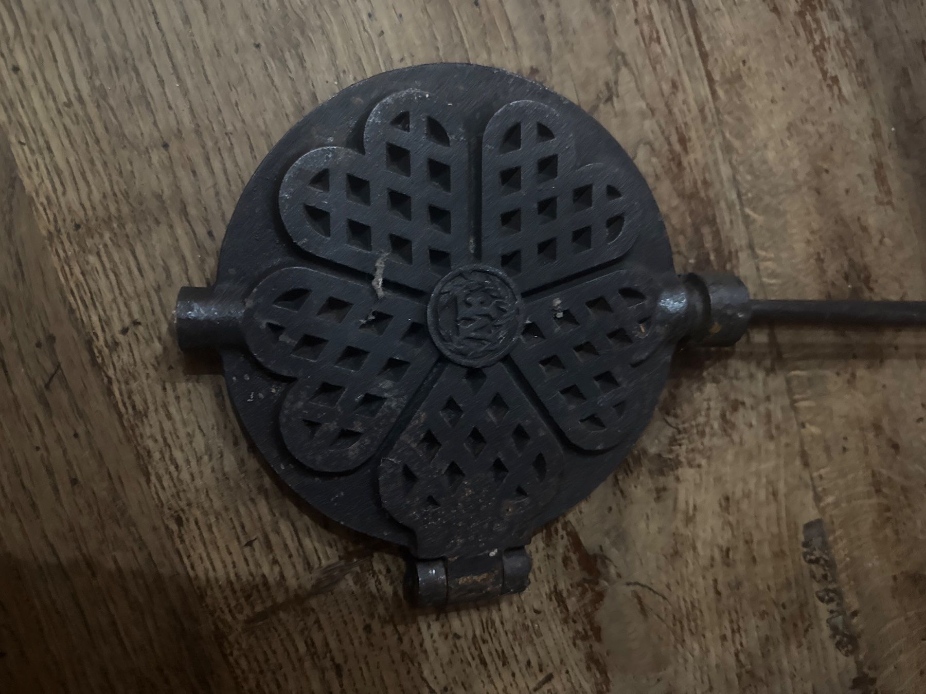Teglie da forno: Gaufrier fonte 16cm waffeleisen – Usato da Lajoux JU venduto da Briard0 4