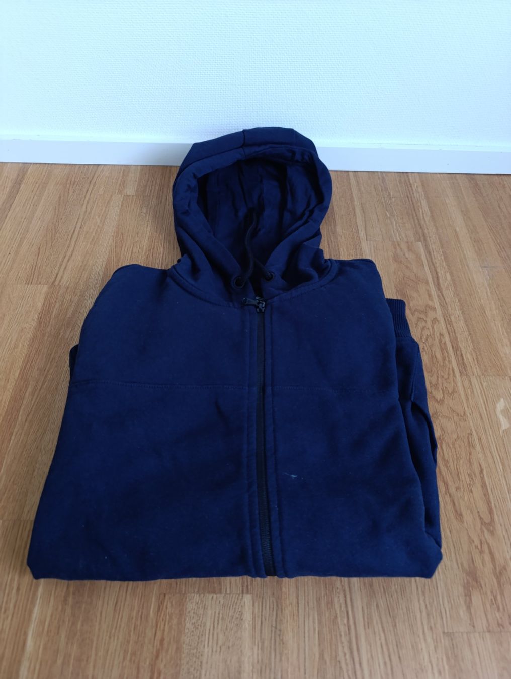 Pullover & Sweatshirts: Sweater – Neu (gemäss Beschreibung) aus Horgen von bea_j25f
