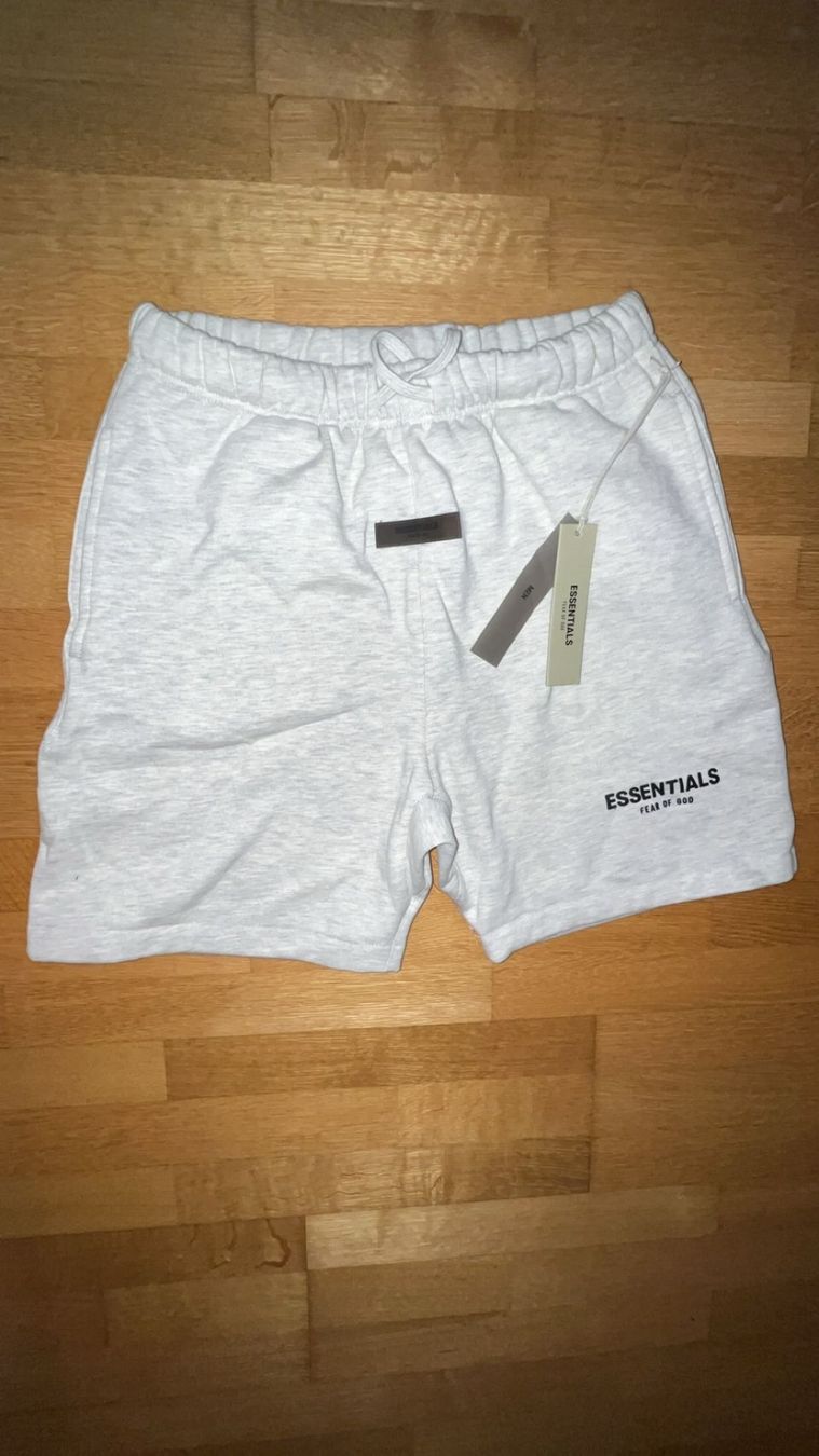 Pantaloni: FOG Essentials Shorts Gr. L Sommer Neu – Nuovo (secondo la descrizione) da Olten venduto da Mezopotamya