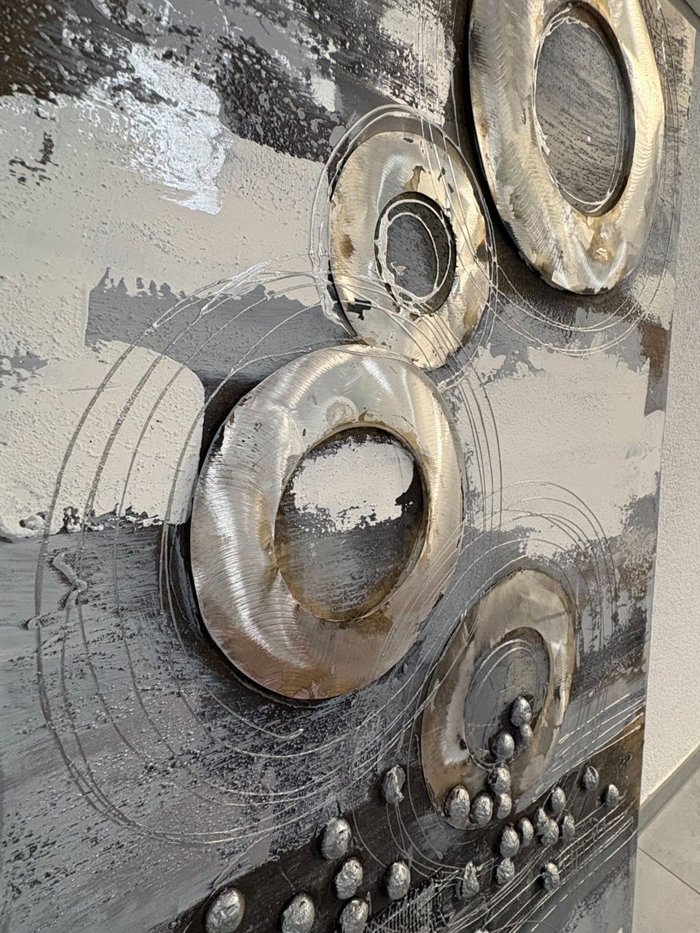 Gemälde: 60 cm breitx 120 cm hoch Acryl Gemälde Metallringe – Gebraucht aus Ottenbach von TimelessEmotions. 6