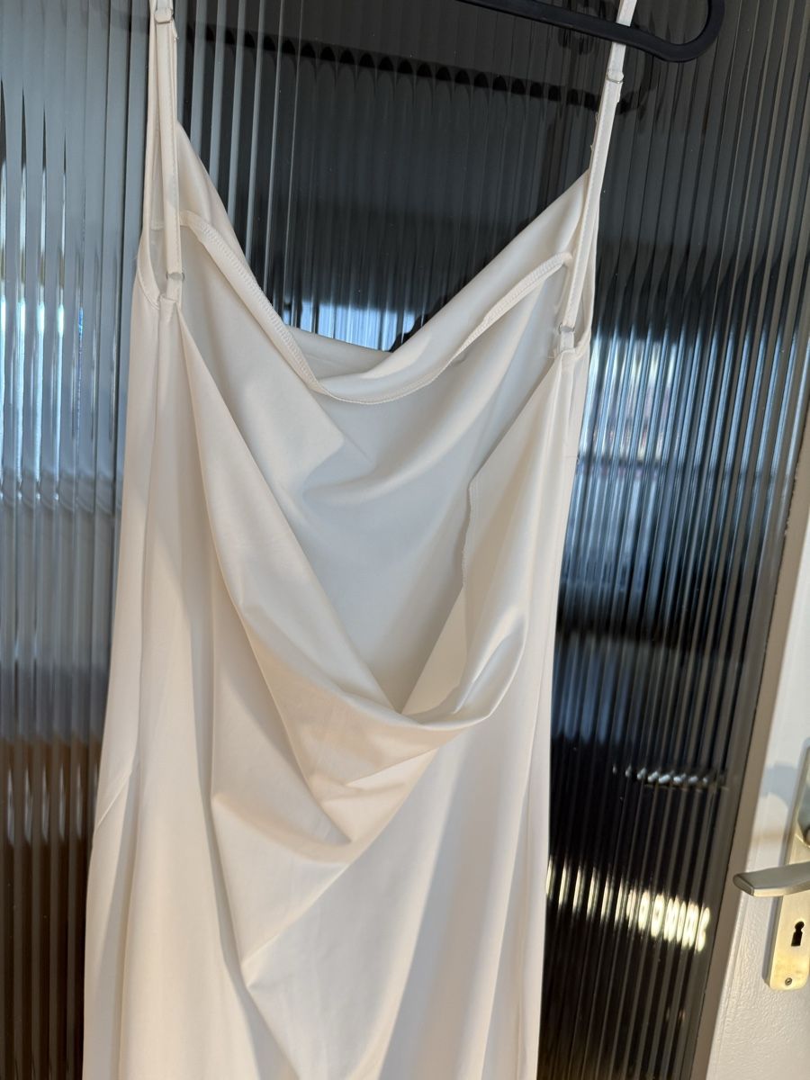 Vestiti: Robe longue satinée blanche  – Nuovo (secondo la descrizione) da Monthey venduto da iri_9pt5 2