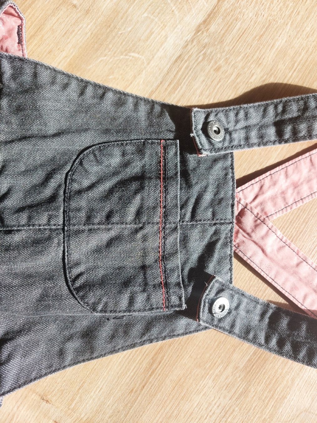 Vertbaudet Vestiti & Gonne: Vertbaudet Jeans Latzkleid, Gr. 94 – Usato da Büttikon AG venduto da lca_v7pb 2