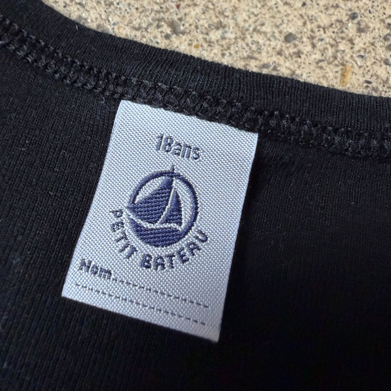 Petit Bateau Tops: PETIT BATEAU Top 🖤 – Gebraucht aus zürich von vintage12 7