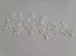 Spitzenapplikation Blumen weiss (2)