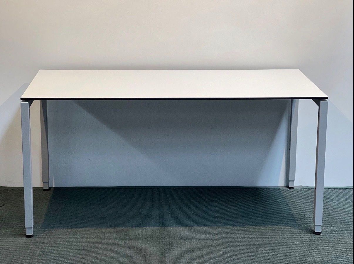 Lista Schreibtische: LISTA Bürotisch LO Motion – Gebraucht aus Steffisburg von GianZurbruegg