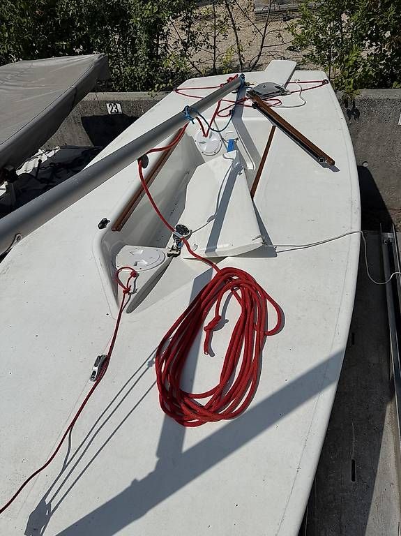 Laser Bateaux: Dériveur Laser complet avec sa voile 7m2 et accessoires – D'occasion à Pully par Sousmarinsegeln 1