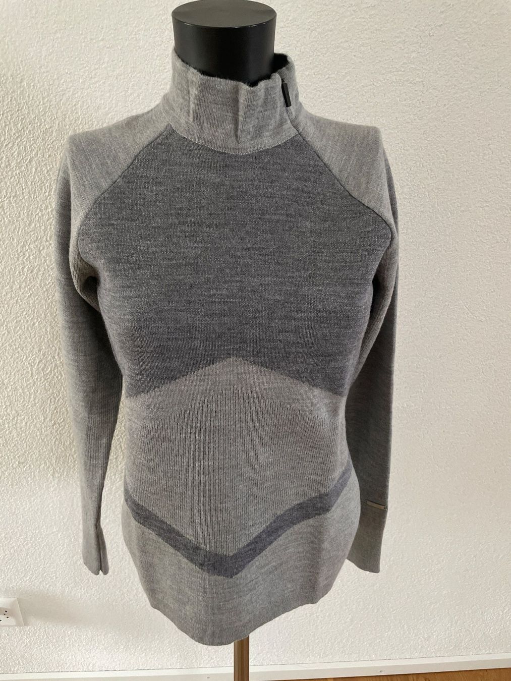 Kjus Pullover & Sweatshirts: LASSE KJUS Halfzip SELLA Gr.S/ NEU – Neu und originalverpackt aus Hämikon von schneider.petra
